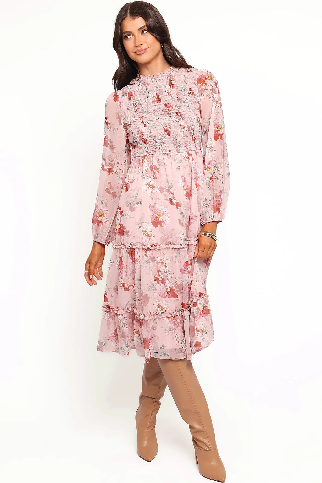 Elasticised cuffs closing the sheer sleeves at the wrist
