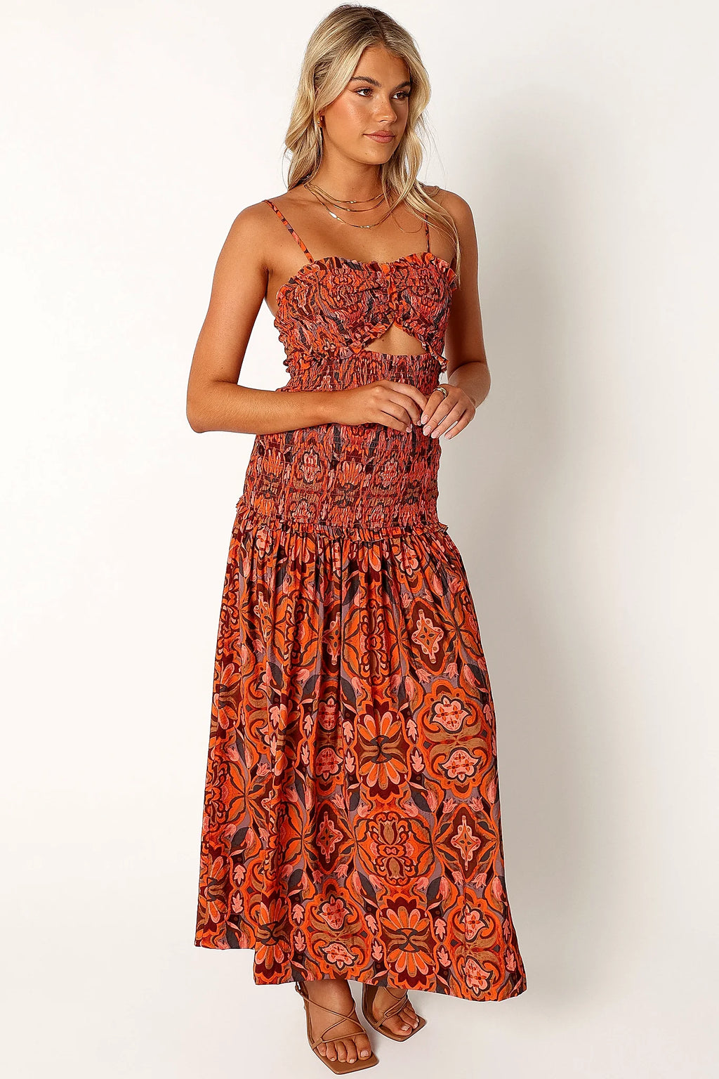 Cut out feature opening the bust of a floral midi dress